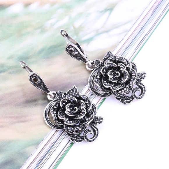 Vintage Black and Silver crystal rose set - Picture 4 of 6
